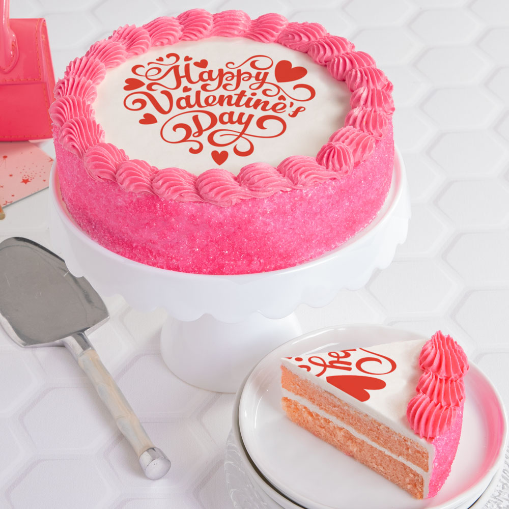 Pretty in Pink Valentine\'s Day Cake