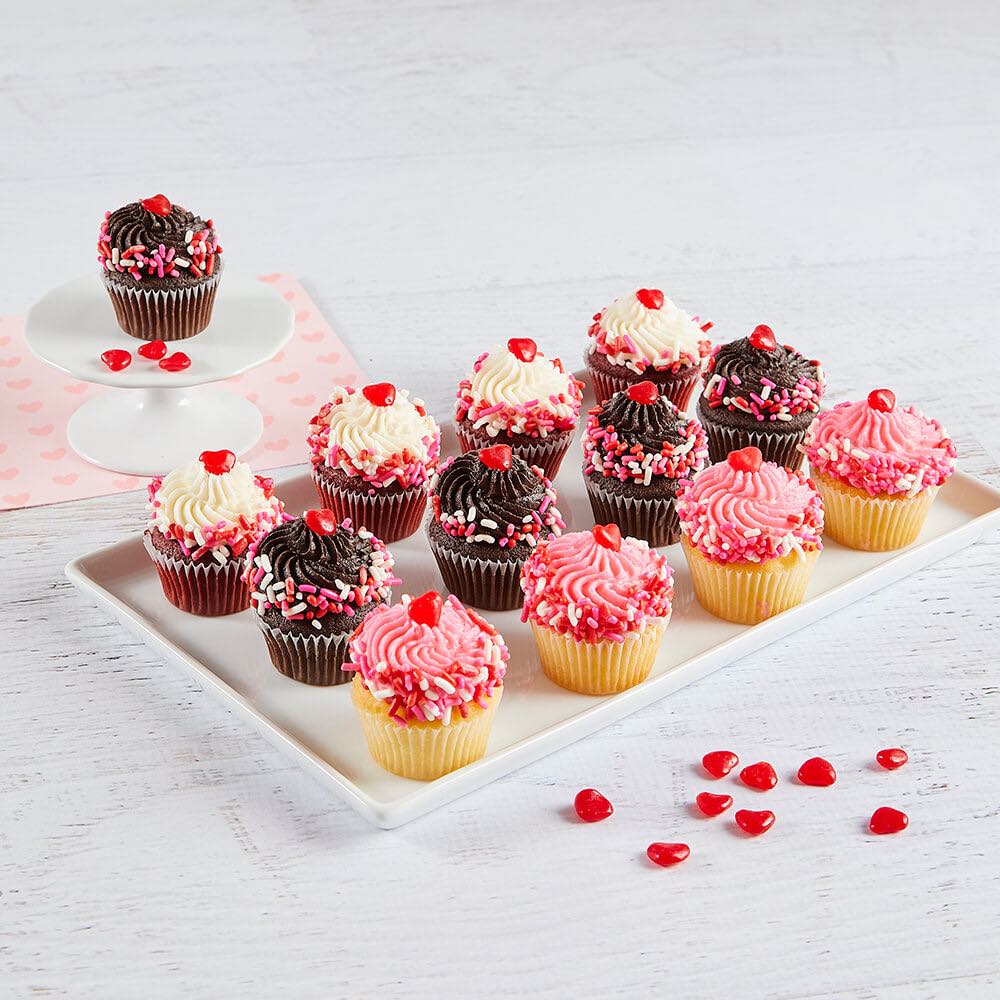  Mini Valentine\'s Day Cupcakes