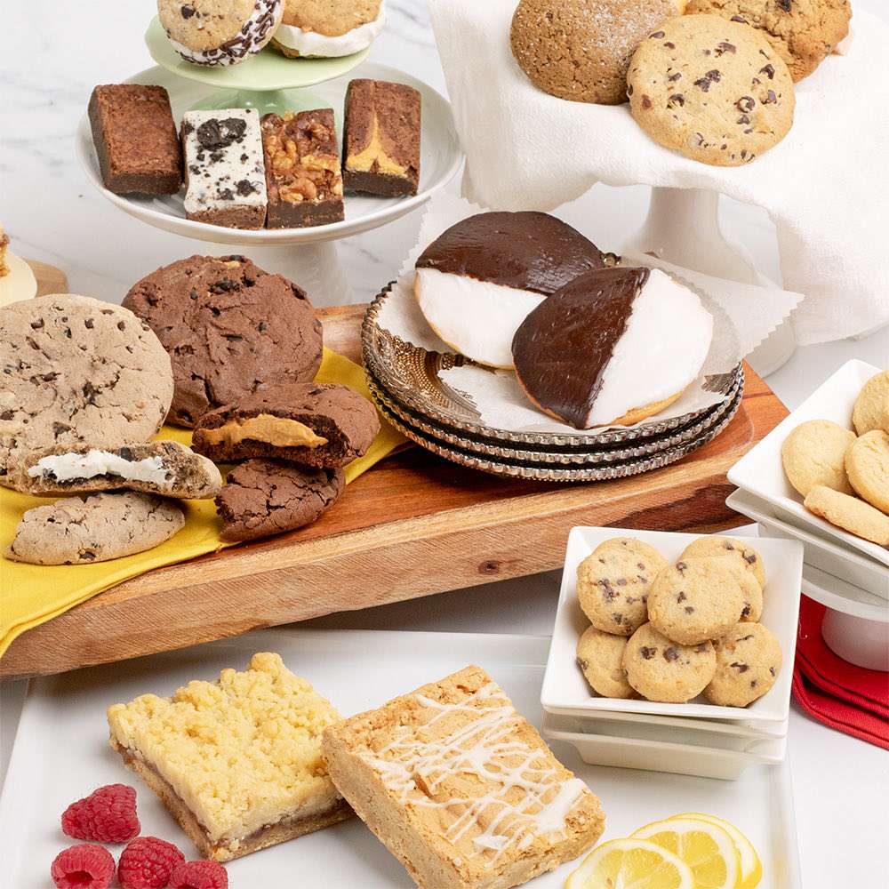 Deluxe Bakery Box Close-up